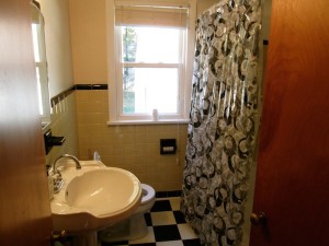 House for rent in Richmond Heights, Ohio bathroom