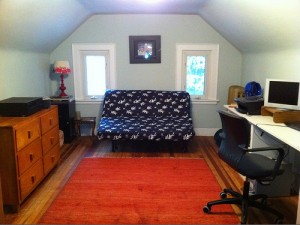 House for Rent in Cleveland, Elsmere Colonial room