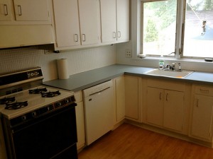 Homes for Rent Cleveland Heights Ohio on Kirkwood Rd  kitchen