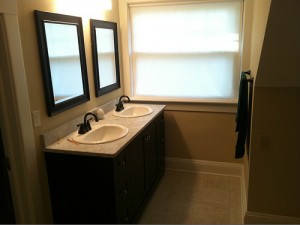 Homes for Rent Cleveland Ohio on Lake Avenue bathroom