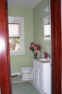 Cleveland Heights Homes for Rent on Maple Rd bathroom