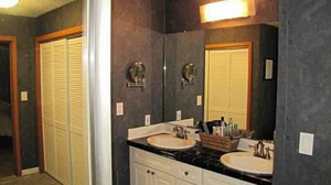 Cleveland Homes for Rent on Coronada Drive bathroom