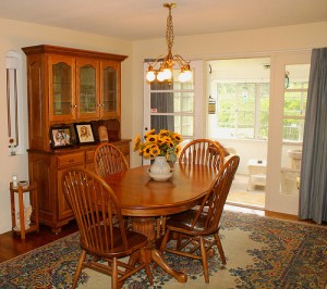 Homes for Rent Cleveland Ohio Heights on Westover Rd dining room       